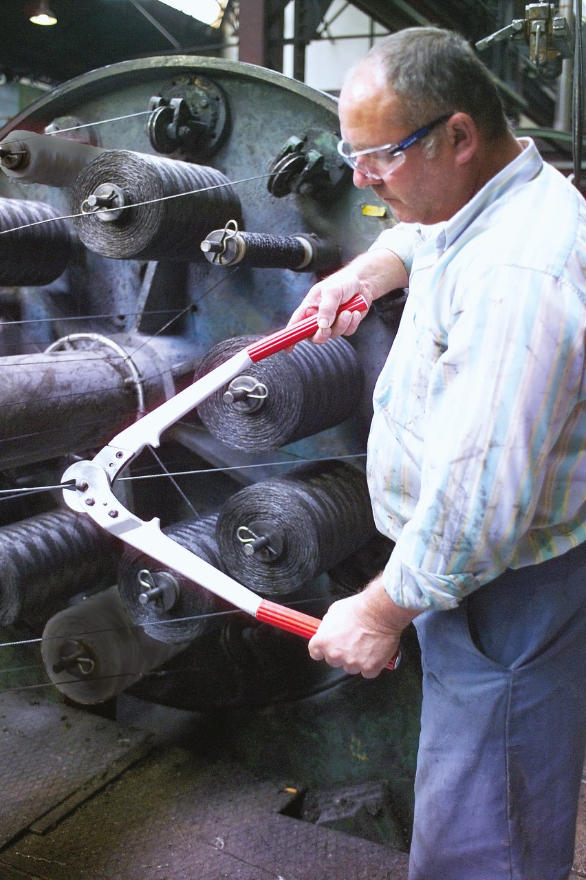 CABLE-CUTTING-16-10_2006