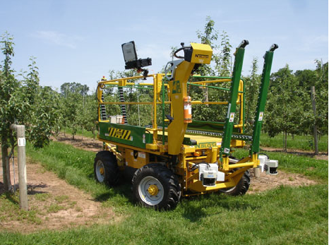 The-N-Blosi-orchard-agricultural-platform-converted-into-an-automated-orchard-vehicle-at